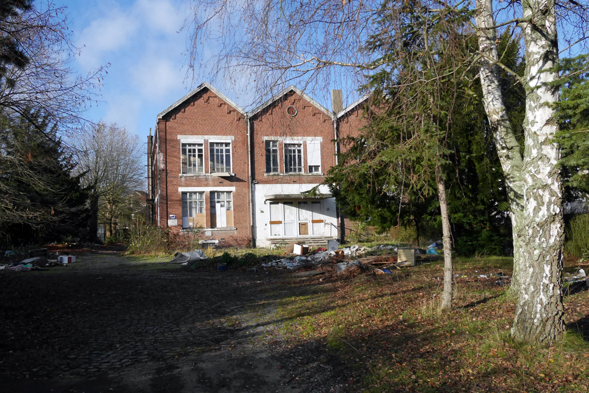 Ground view of the former building of the radiological archives