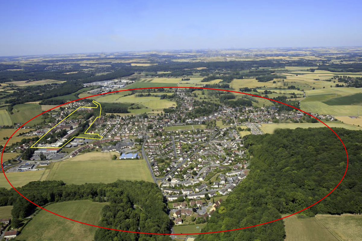 Aerial view on the town of Auneuil