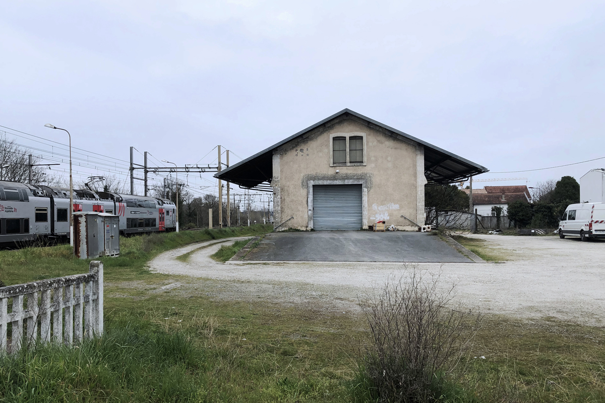 Bassens train station