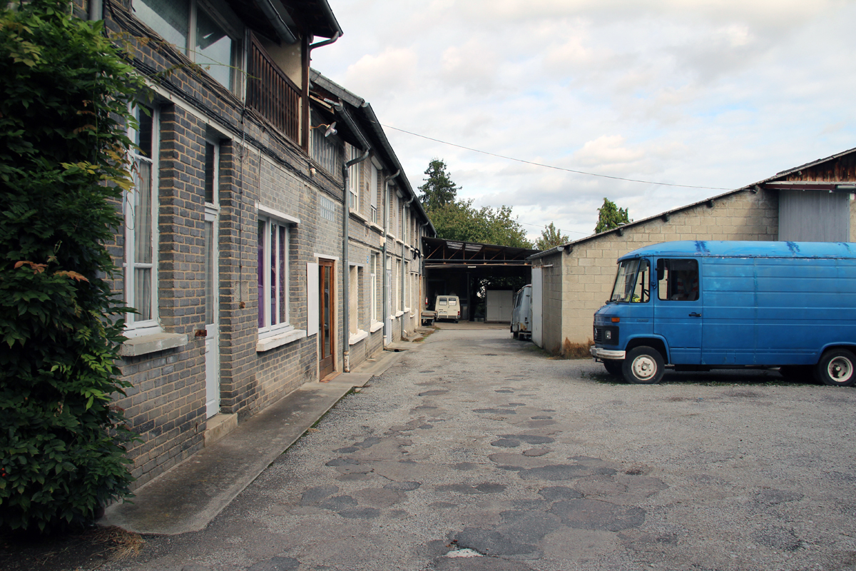 Inhabited yard (former workshops)