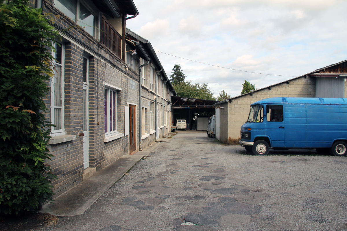 Cour habitée (anciens ateliers)